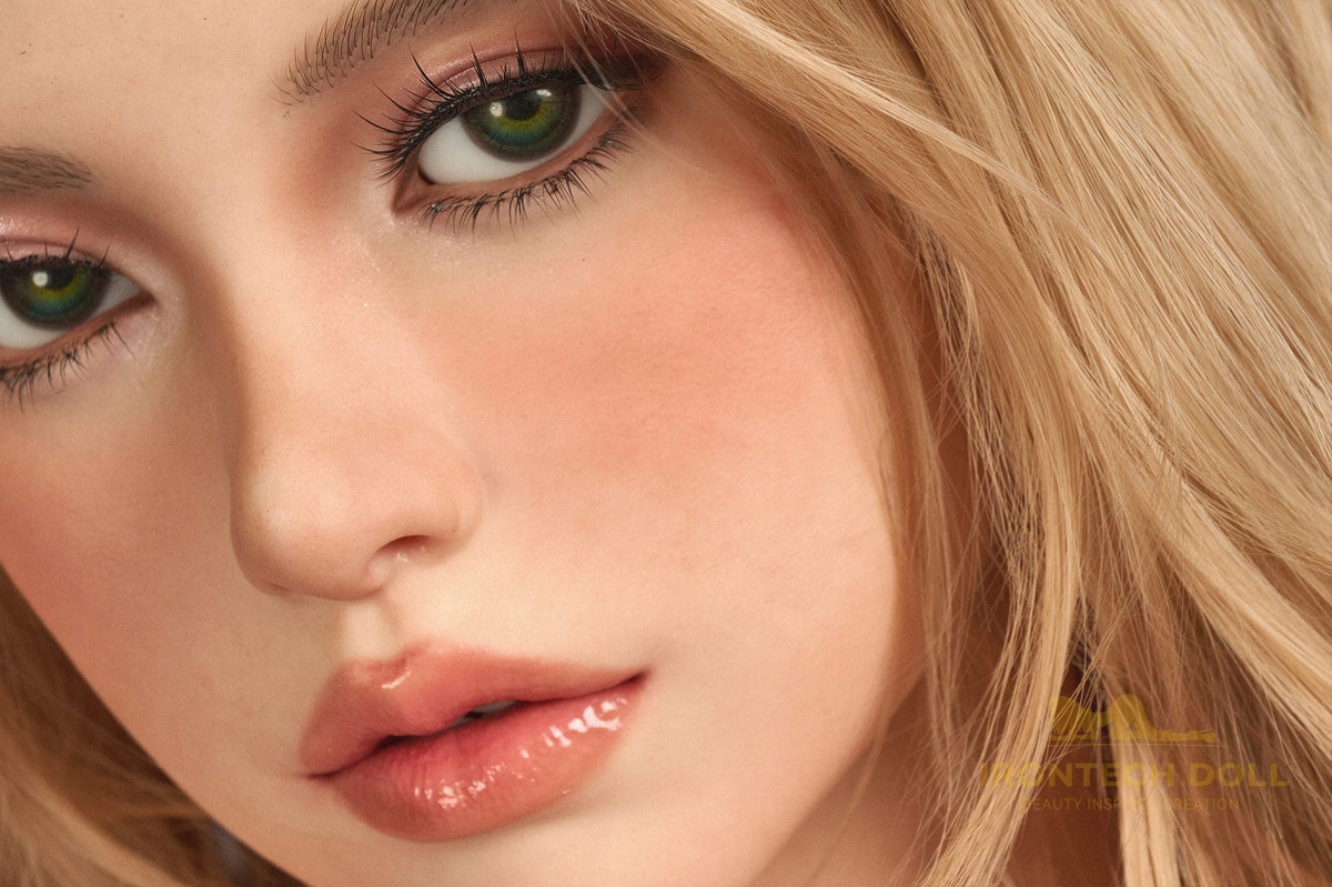 Irontech Doll Eileen face close up realistic body make-up and skin textures