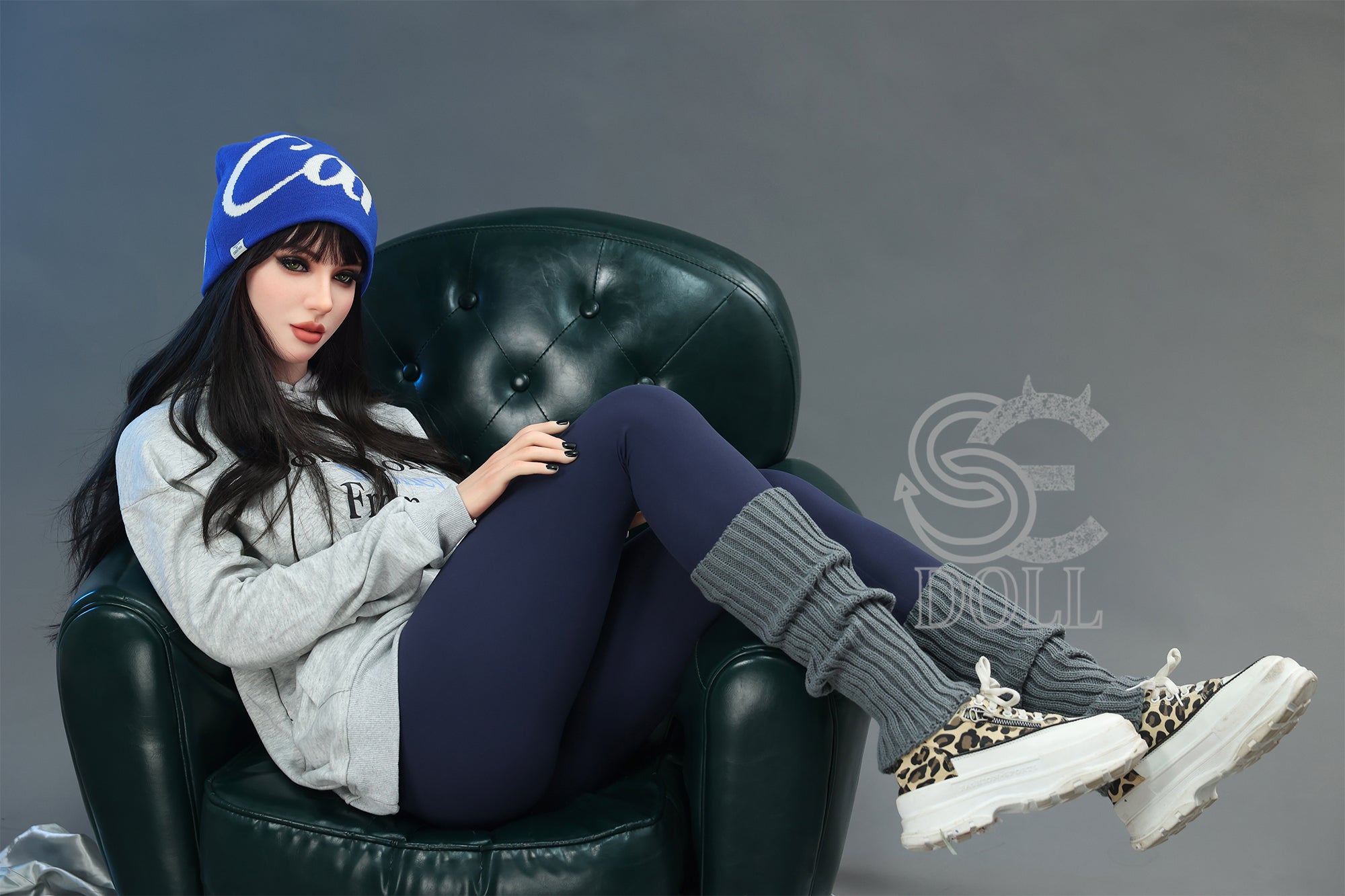 SEDOLL Cindy full body side view chilling in couch